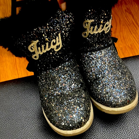 Girls Juicy couture, size 5 boots. - Picture 1 of 3